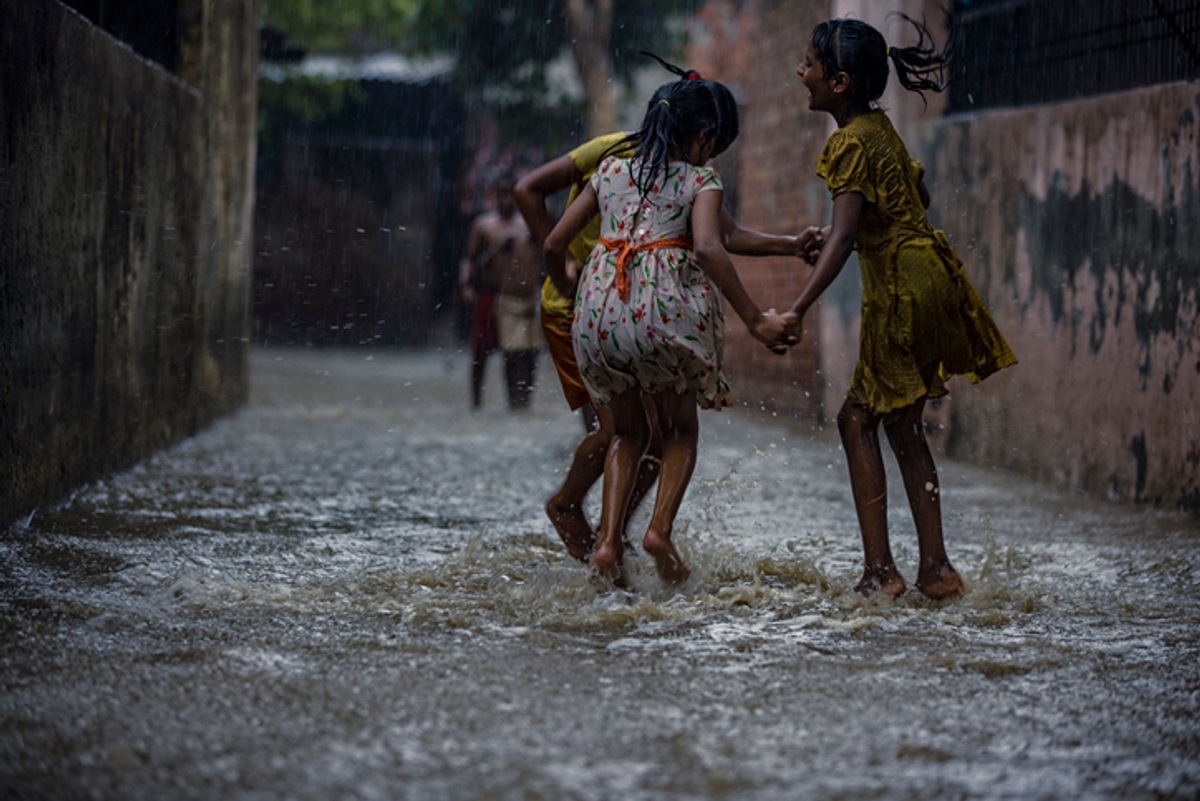 Weather alert: IMD predicts showers in Delhi, Mumbai, and Kolkata today; check details AJR