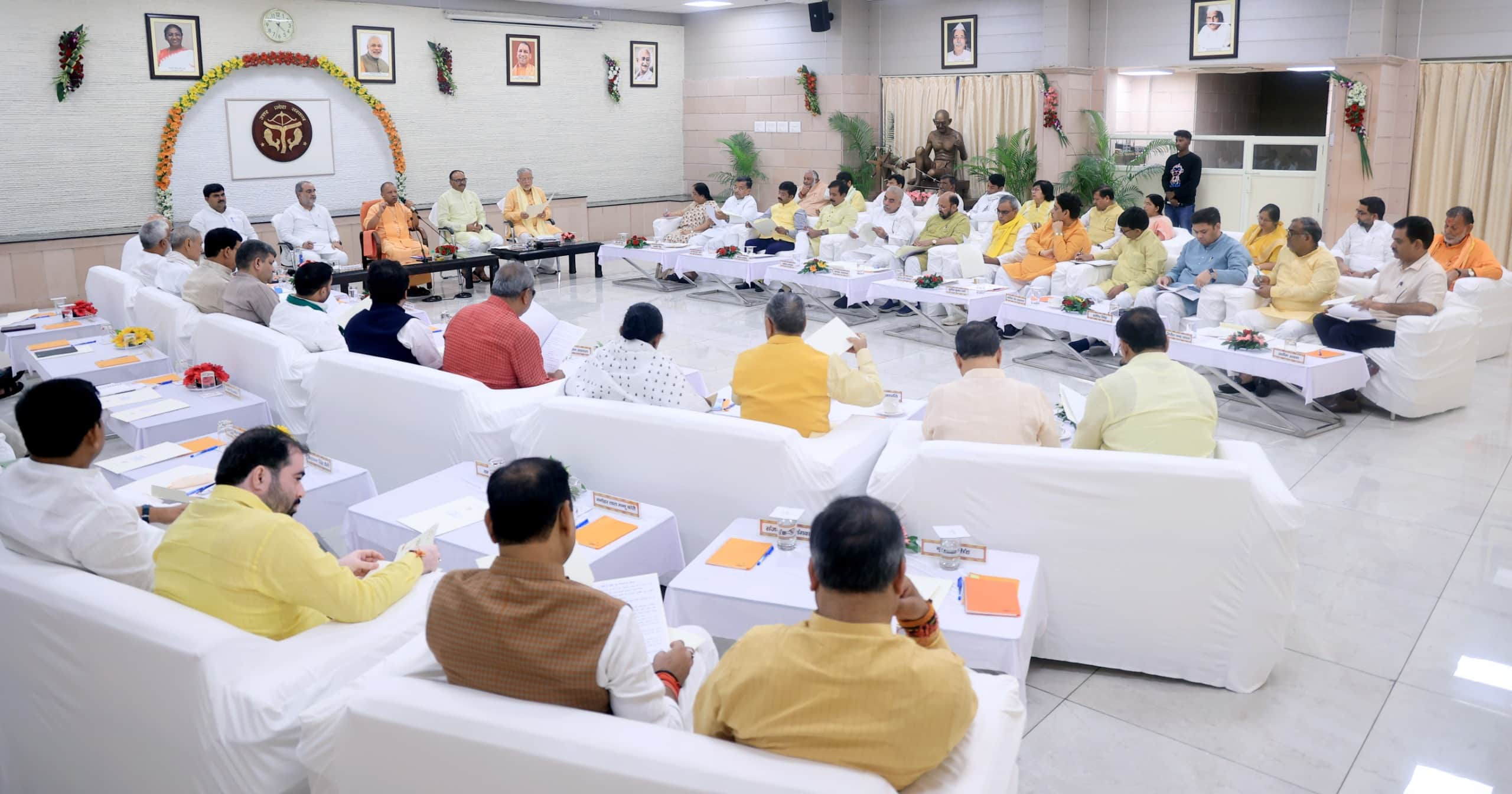 UP CM assigns districts to ministers, instructs them to address public grievances AKP