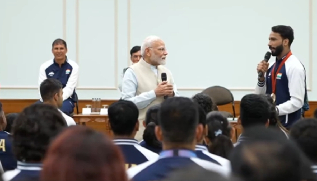 sports PM Modi interacts with Paralympians after historic campaign in Paris scr