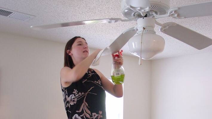 trick of cleaning ceiling fan