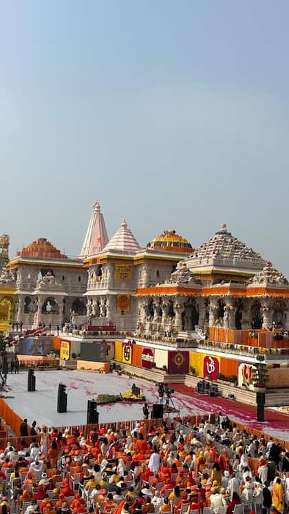 2. ड्रेस कोड का पालन करें
