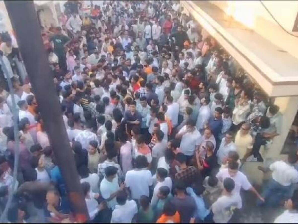 भीलवाड़ा में तनावः जुलूस पर पथराव के बाद बिगड़े हालात, पुलिस फोर्स तैनात -  bhilwara hindi news stone pelting at procession in jahazpur religious  sloganeering protest - Asianetnews Hindi