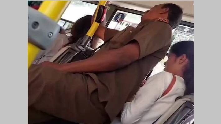 BMTC bus conductor