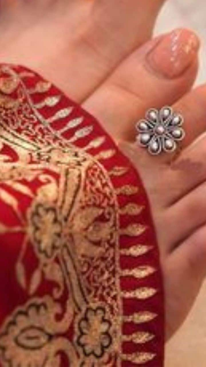 Ladies! Do you know wearing silver toe ring can help in fertility RKK