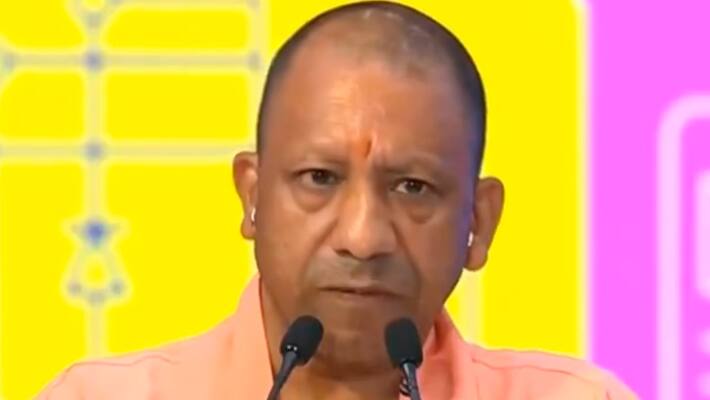 Yogi-Adityanath-government-initiative-to-give-training-on-better-behavior-to-rontline-staff-of-all-district-hospitals-and-community-health-centers