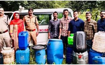 Kerala liquor sale latest news 810 liters of country liquor seized in Malappuram at Excise Onam Special Drive