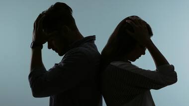 गुरु के प्रभाव में पत्नी, संबंध बनाने से करती है इनकार...कोर्ट ने दिया गजब  जवाब - wife refuses physical intimacy husband seeks divorce court ruling -  Asianet News Hindi