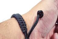 5 benefits of wearing a black thread