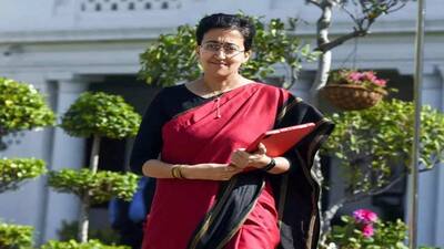 दिल्ली की सत्ता में बदलाव: कितनी पढ़ी लिखी हैं नई CM आतिशी, जानें संपत्ति और राजनीतिक सफर