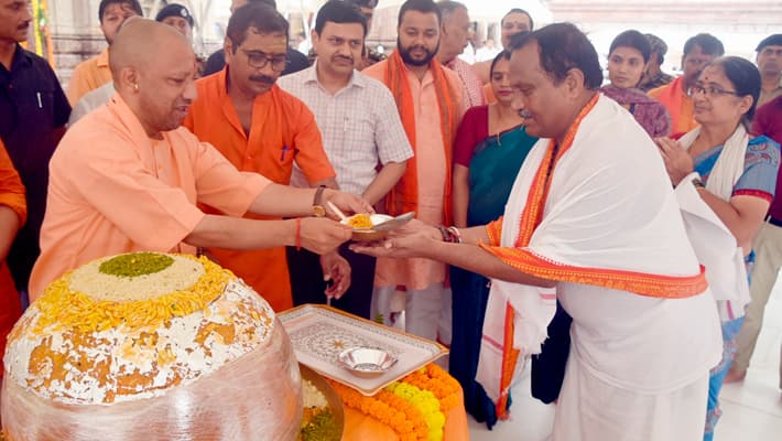 CM Yogi Adityanath's strong belief: On PM Modi's birthday, a pooja was performed in Varanasi despite flooding-rag