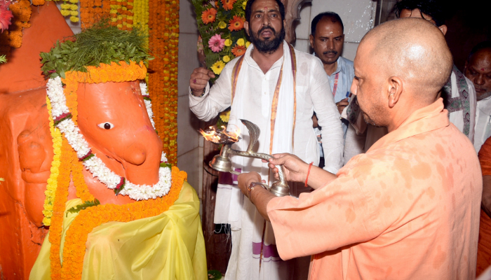 UP CM Yogi Adityanath performs special puja on PM Modi's birthday, offers 74 kg single laddu as prasad anr