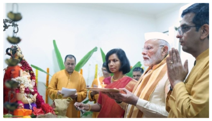 Some are uncomfortable with Ganpati Puja everyone participates in Ganesha pooja Modi defends