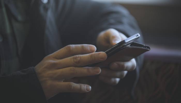 man calling his wife more than 100 times arrested in japan 