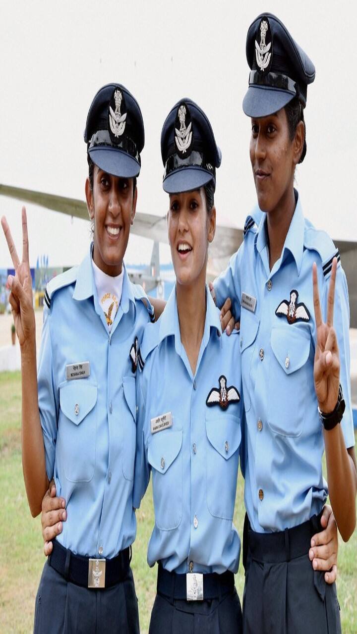 mohna-singh-first-woman-pilot-lca-tejas-squadron-indian-air-force