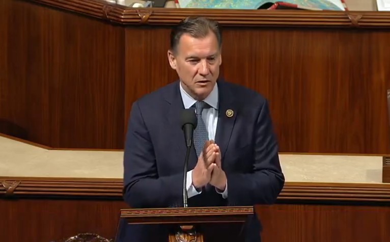 Hate is not the answer US lawmaker Tom Suozzi highlights namaste's value to decry BAPS Temple vandalism in NY (WATCH) snt