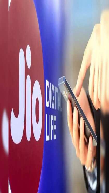 <p>Jio ने दिवाली 2024 के लिए धमाका ऑफर पेश किया है, जिसमें AirFiber की 1 साल की फ्री मेंबरशिप और OTT सब्सक्रिप्शन के एक्स्ट्रा बेनीफिट मिल रहे हैं। जानें कैसे इसका लाभ उठा सकते हैं।</p>
