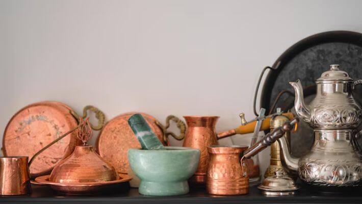 how to clean copper utensils with clay diya and lemon