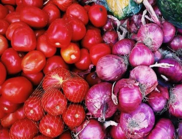 Onion Price In Tamilnadu ரயில்களில் மூட்டை முட்டையாக வரும் வெங்காயம்
