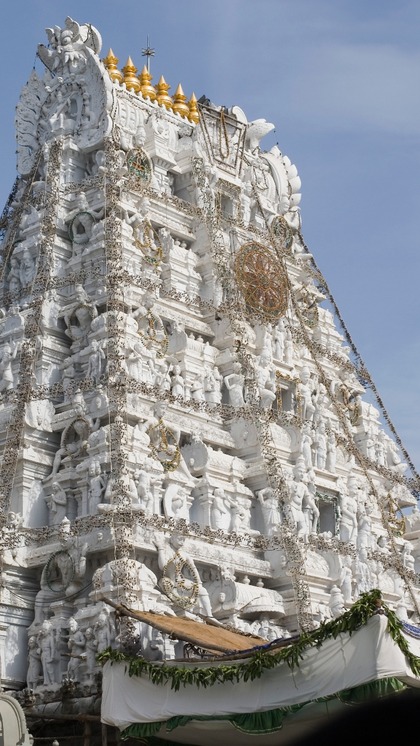 Long Queues for Darshan at Tirupati Temple