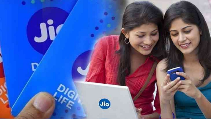 Reliance jio offer on festival 1 year validity unlimited call with 912GB free data ckm