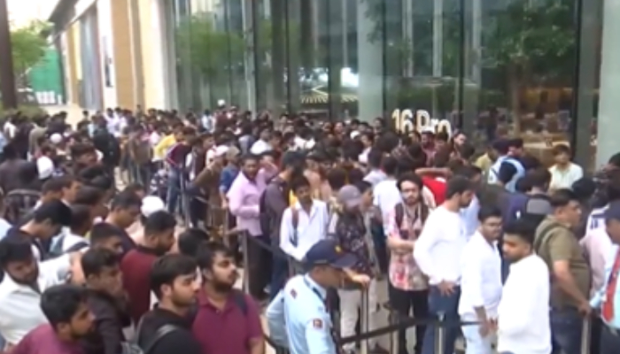 Watch huge crowd gathered outside Apple stores in Mumbai and Delhi as iPhone 16 series sale started in India 