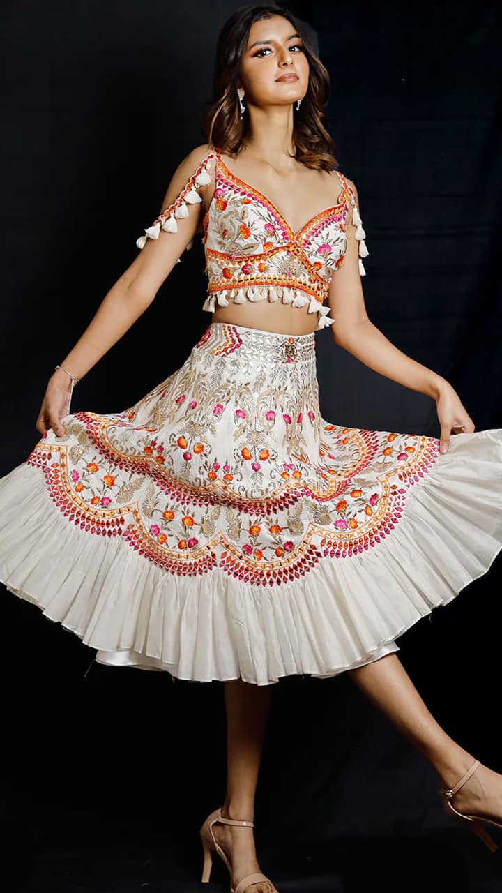 Navratri 2024: 8 Trendy knee-length lehengas for dandiya raas style NTI