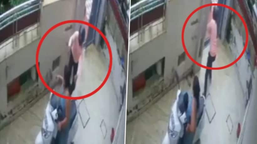 UP SHOCKER! Thief follows woman right inside her house, snatches chain & flees; shocking video surfaces| WATCH