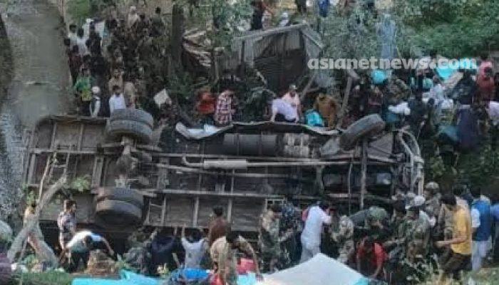 BSF soldiers bus accident in Jammu Kashmir 3 jawans killed