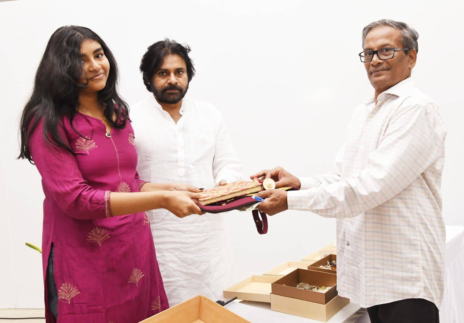 Andhra Pradesh Deputy CM Pawan Kalyan Fulfills Daughter Aadhya Wish with Handcrafted Gift : Find Out What He Bought AKP