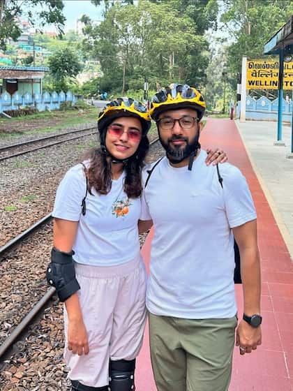 <p>मनु ने 18 वर्ष की आयु में एनडीए एग्जाम में 18वीं रैंक हासिल की थी। पर ट्रेनिंग के दूसरे कार्यकाल में चिंता और अवसाद से घिर गए। </p>
