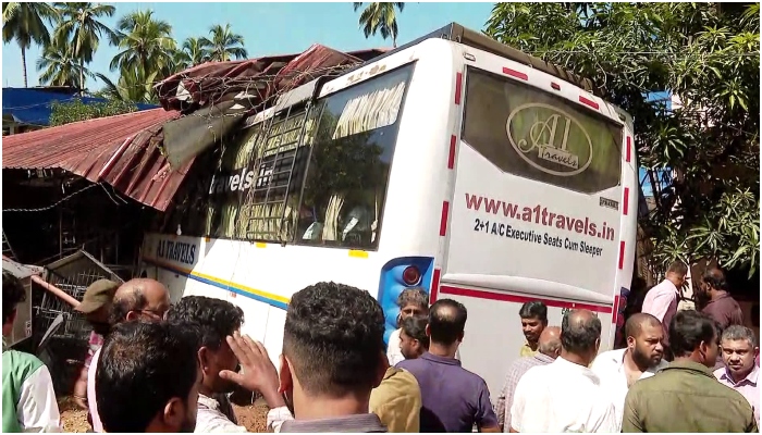 Bus from Bengaluru to Kerala met  Accident Three people were injured