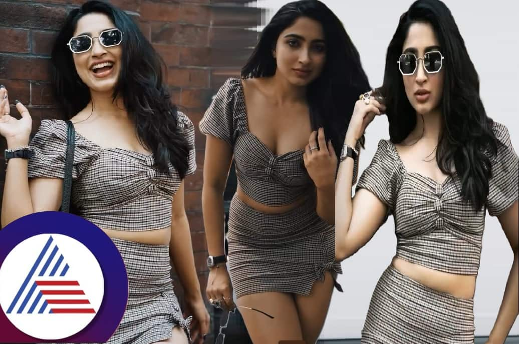 Saanya Iyer walk in Verginia street like a model pav