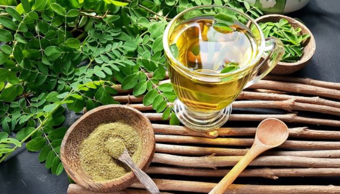 benefits of drinking moringa water