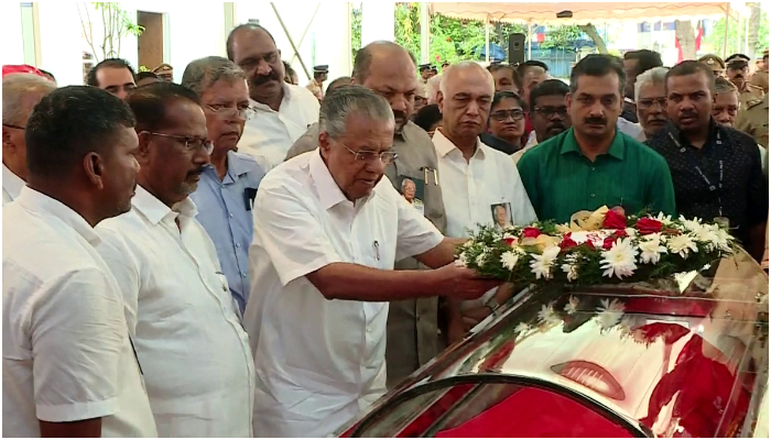 CPM leader MM Lawrence's daughter Asha in the High Court against the decision to hand over the dead body to the medical college