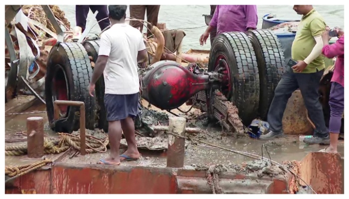 Lorrys part found again at Shirur four wheeled part is suspected to belong to a gas tanker lorry