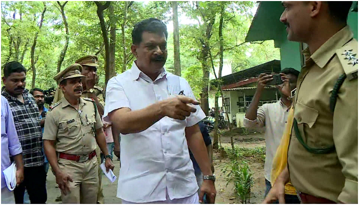 Forest employees organisation against PV Anwar