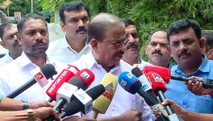 K Sudhakaran against CPIM CM Pinarayi Vijayan