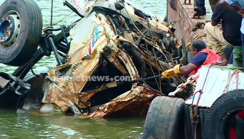 Karnataka landslide: Human remains, suspected to be of Kerala native Arjun, recovered from lorry's cabin