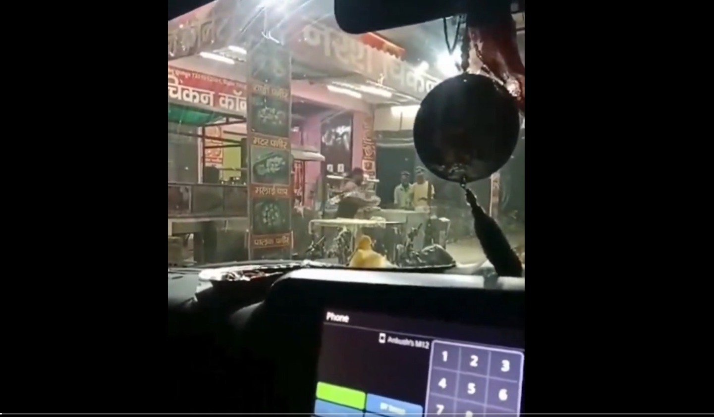 Disgusting! Man caught spitting in tandoori roti at Dhaba in UP; viral video sparks outrage (WATCH) shk