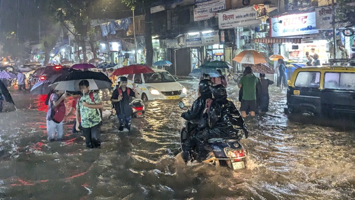 Weather updates: Rain lashes Mumbai; IMD issues heavy rainfall alerts for THESE states AJR