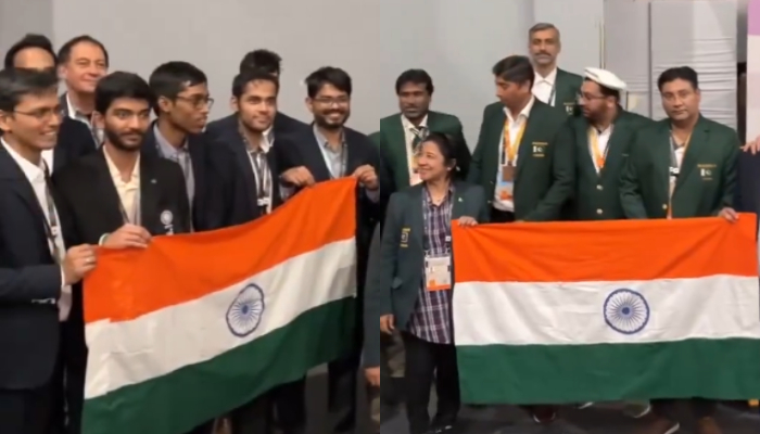 sports Pakistan team holds Indian tricolor during Chess Olympiad 2024 (WATCH) scr