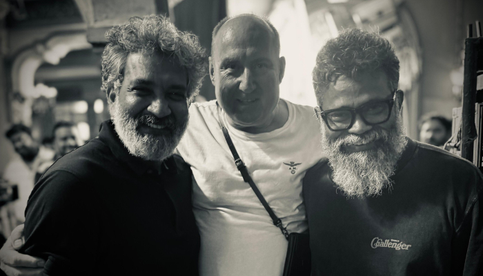 ss rajamouli visits the location of pushpa 2 makers share the photo allu arjun sukumar fahadh faasil