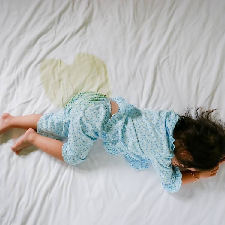 Parenting Tips: పిల్లలు నిద్రలో పక్క తడుపుతున్నారా? పేరెంట్స్ చేయాల్సింది ఇదే..!