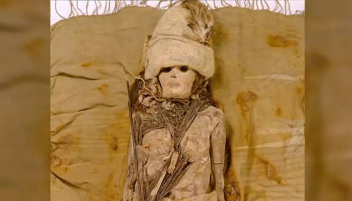 3600 year old cheese with mummies in China 