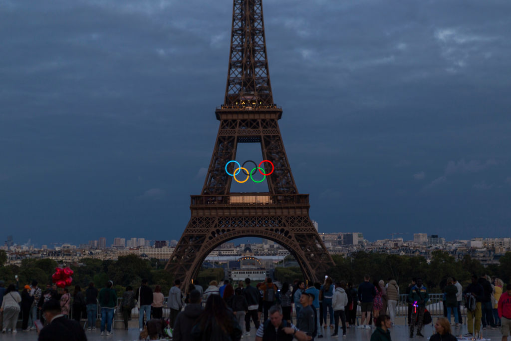 Olympic Rings Removed From Eiffel Tower