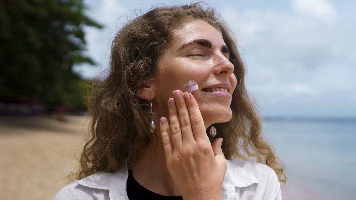 Sunscreen side effects: 5 Things to know before you apply - Asianet ...