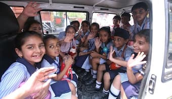School Holidays : వచ్చేవారం ఎనిమిదిరోజుల్లో మూడ్రోజులే స్కూళ్లు నడిచేది... ఏప్రిల్ 13,14,18,19,20 సెలవులే