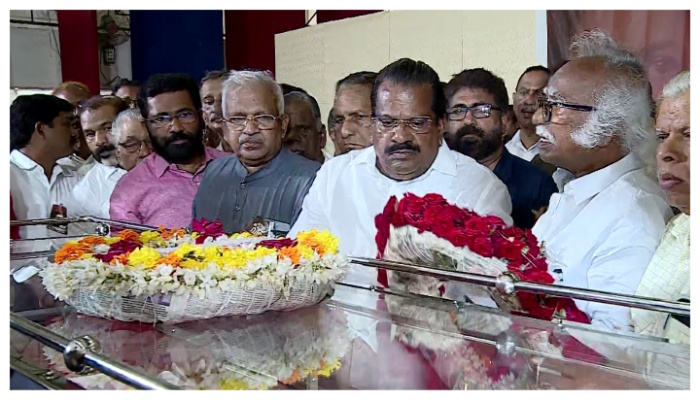 Leaders paid their last respects to cpm activist Pushpan  thalassery town hall 