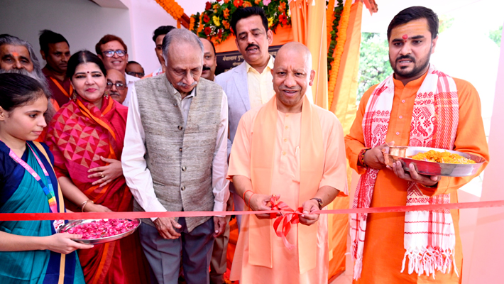 CM Yogi Inaugurates New Facilities at Mewalal Gupta Gurukul Vidyalaya in Gorakhpur AKP