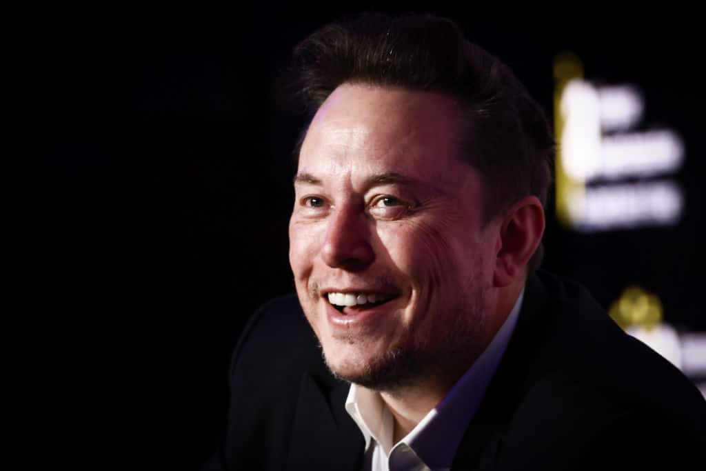 Elon Musk: The Billionaire Who Earns 83 Crores Daily and Revolutionizes Industries sns